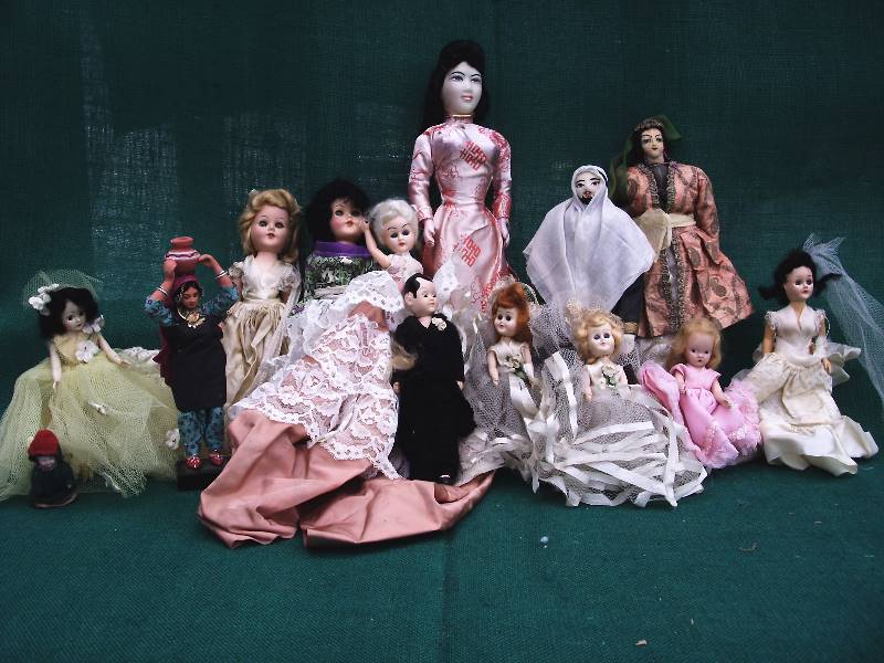 lot 51 image: LARGE antique doll lot