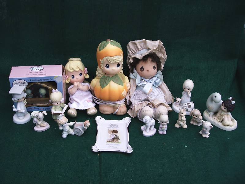 lot 54 image: Precious Moments
