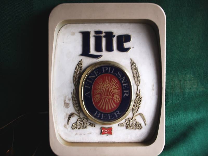 lot 59 image: VERY OLD Lite beer sign
