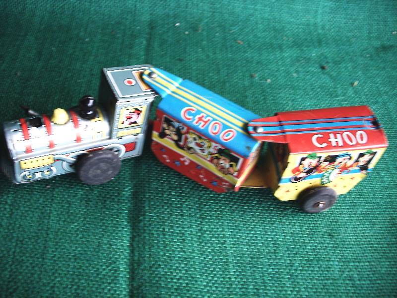 lot 82 image: Vintage Tin Choo Choo Train