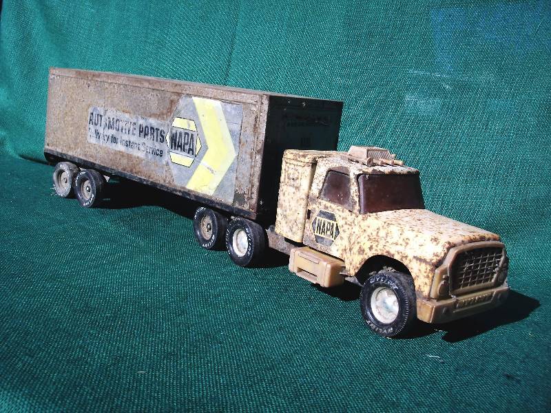 lot 114 image: Vintage NAPA Semi Truck