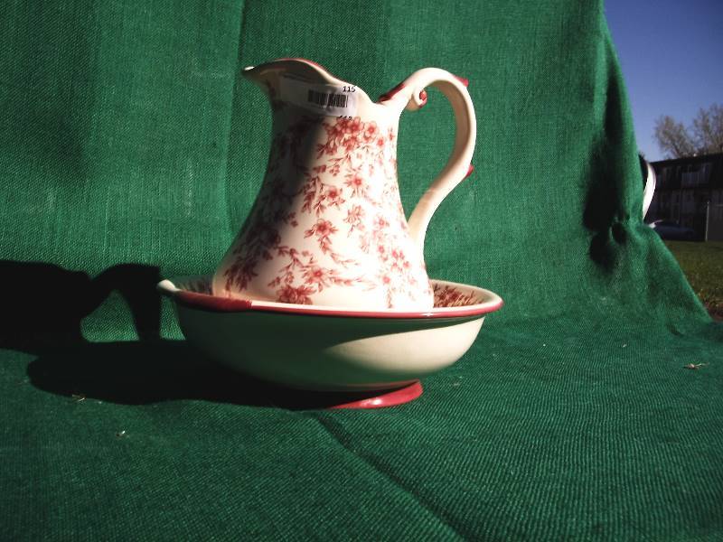 lot 115 image: Picture and wash basen