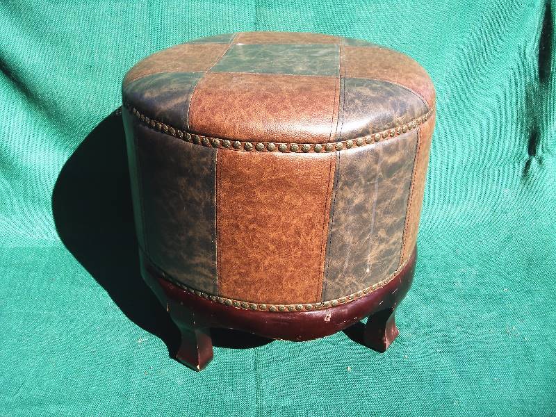 lot 130 image: Leather Foot Stool