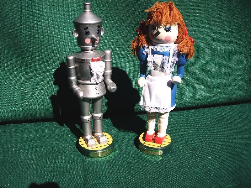 lot 136 image: Dorthy and the Tin Man from Wizard of OZ Nutcrackers,