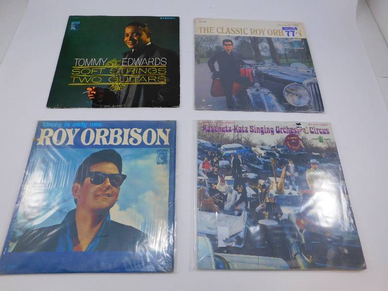 lot 4 image: Lot of 4 Albums