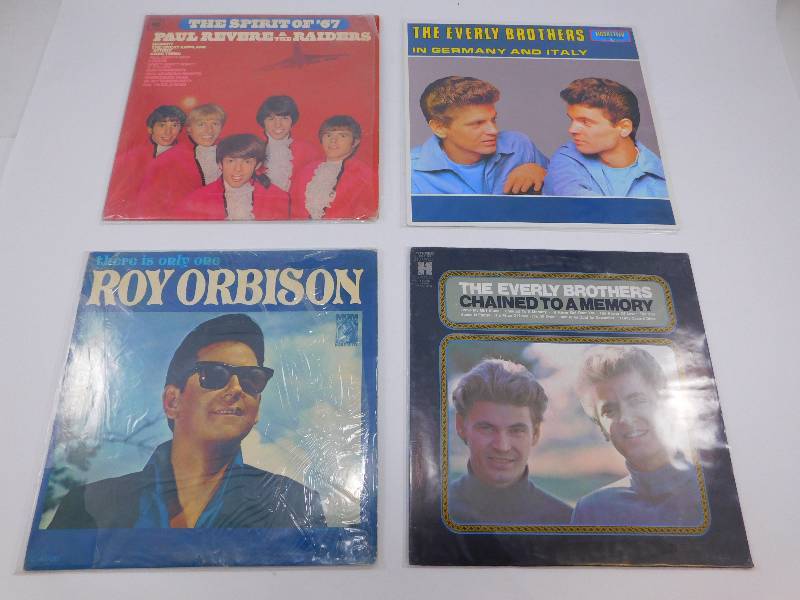 lot 5 image: Lot of 4 Albums