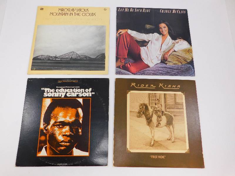 lot 22 image: Lot of 4 Albums