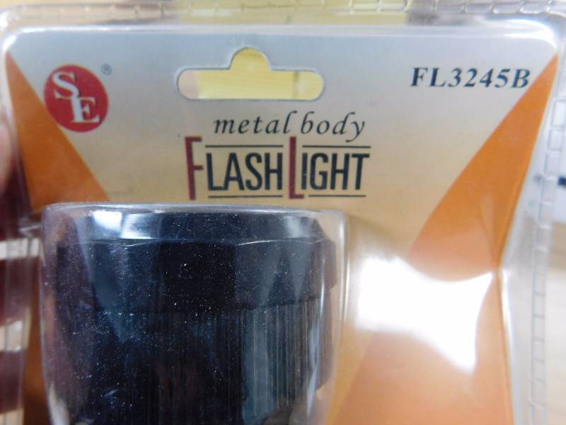 lot 23 image: NEW Flashlight 45 - LED