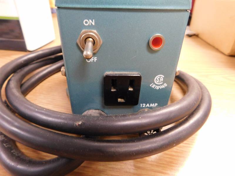 lot 29 image: Variable Autotransformer - 12 amp