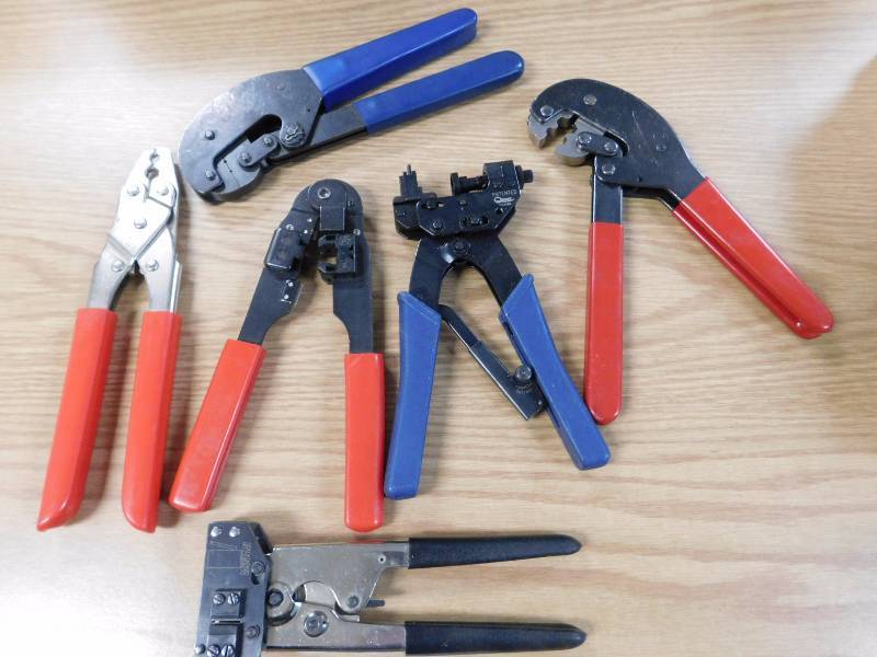 lot 41 image: Misc Lot of Electrical Tools
