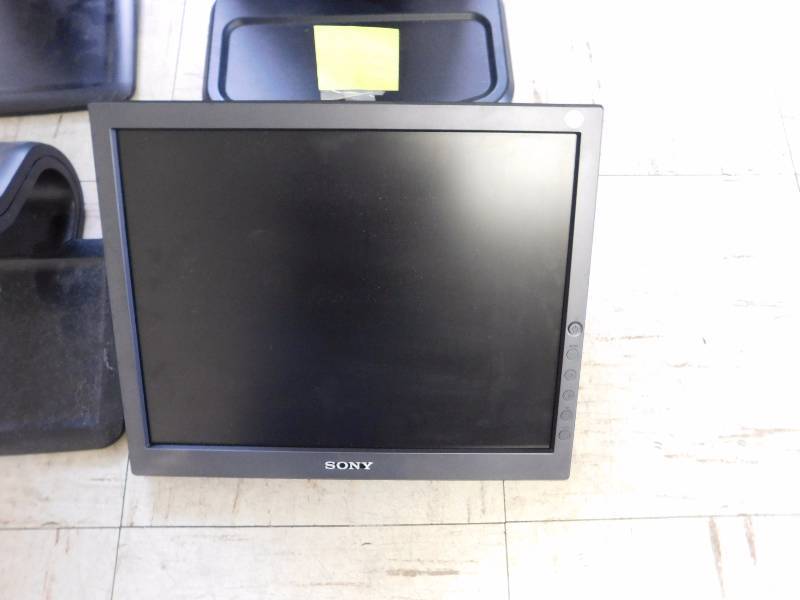 lot 69 image: Misc Lot of Computer Monitors wMounts