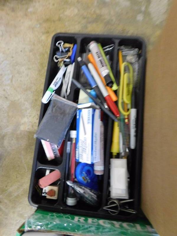 lot 78 image: Misc Lot of Cleaning Supplies
