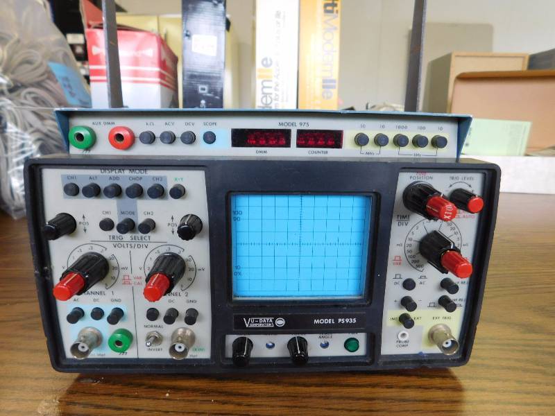 lot 105 image: VU Data Oscilloscope