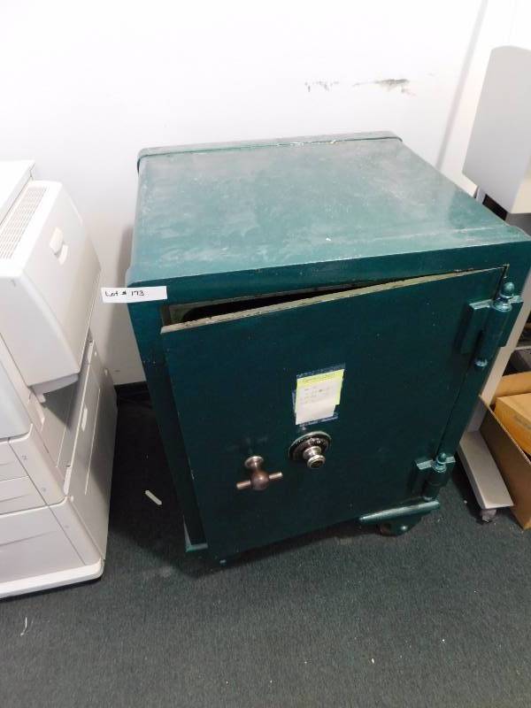 lot 173 image: Heavy Duty Safe - 26(w) x 37(h) x 24(d)
