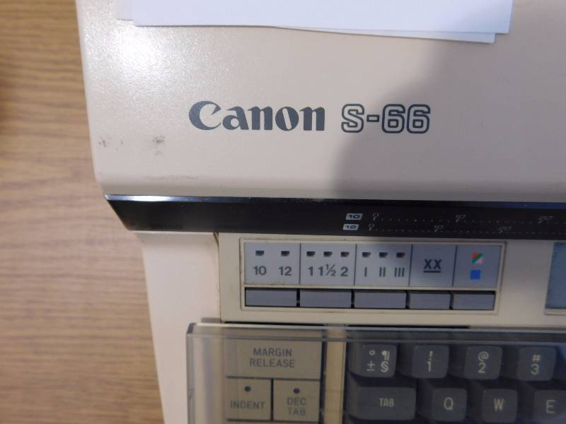 lot 175 image: Canon S-66MX Personal Typewriter