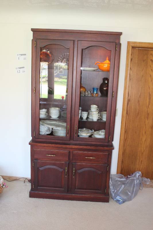 lot 1 image: 2-Glass Door 6-Glass Shelf 2-Wood Door 2-Drawer Wood Hutch w 2-Vanity Lights