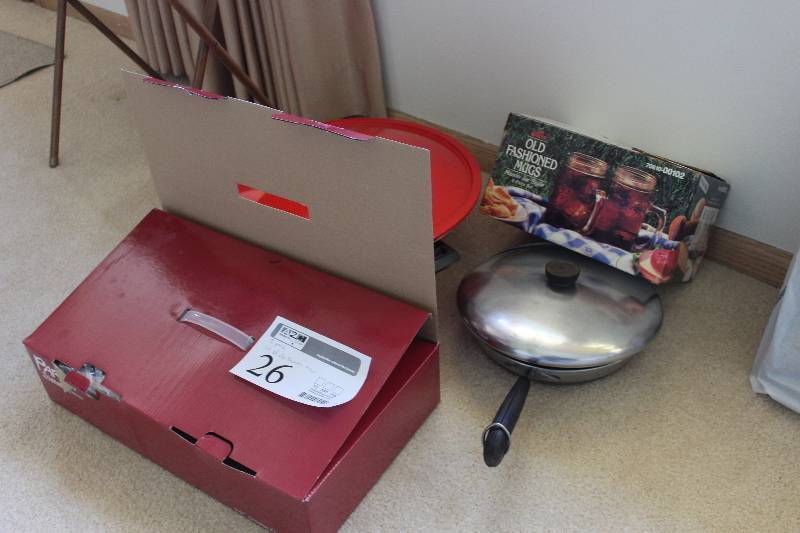 lot 26 image: Lot of Kitchenware Includes 3) Pans AND 1) Set of Old Fashioned Mugs in Box