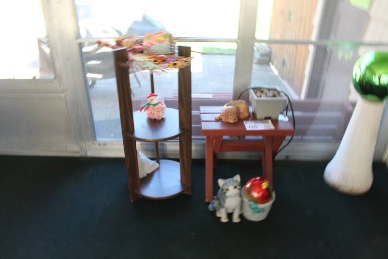 lot 68 image: 3-Tier Round Table, Bench, Knick Knacks