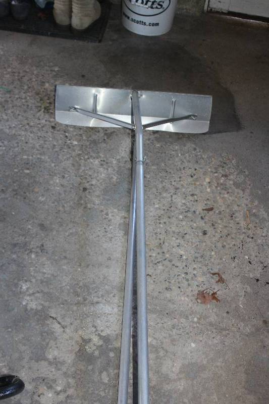 lot 84 image: Roofing Shovel