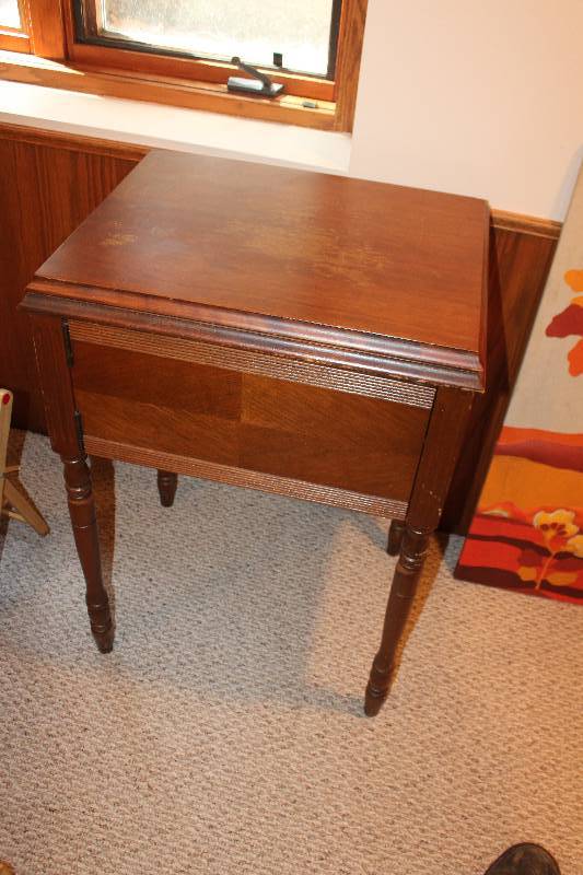 lot 33 image: Vintage White Rotary Hideaway Sewing Machine Table