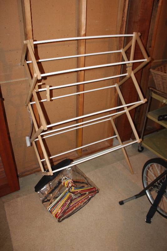 lot 45 image: Clothes Drying Rack