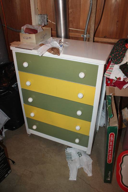 lot 62 image: 5-Drawer Painted Wood Dresser