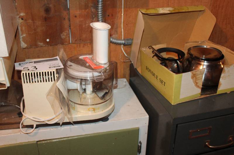 lot 53 image: Food Processor, Fondu Set