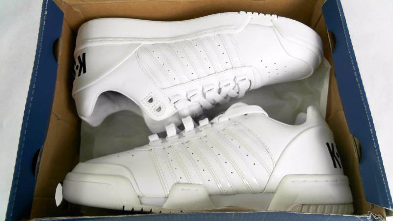 lot 1058 image: K-Swiss Mens Gstaad Big Logo White Walking  Athletic Shoes -Black - Size 8