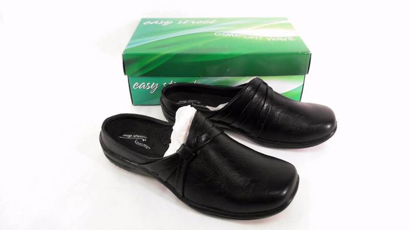 lot 1065 image: Womens Easy Street Ease Comfort Black Shoes - Size 9.5