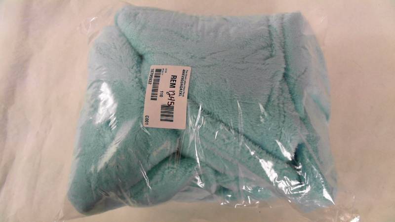 lot 1245 image: Womens Plus Sized Ladies Ultra Plush Aqua Bath Robe - Size 2XL