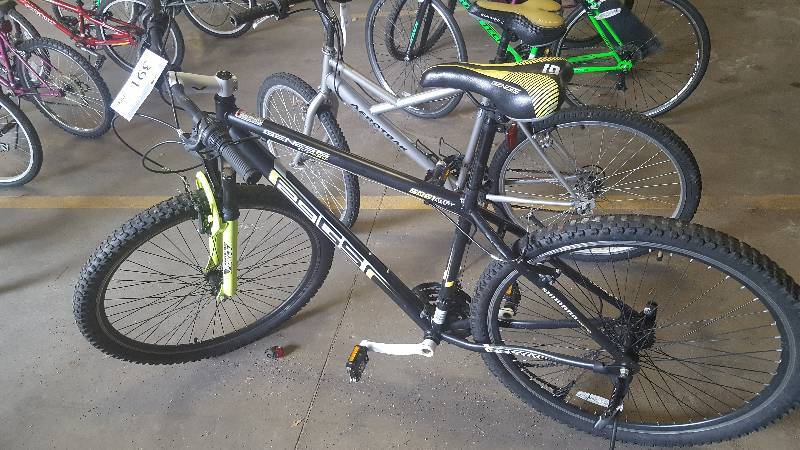 lot 391 image: Genesis Mountain Bike with 23 inch Rim.