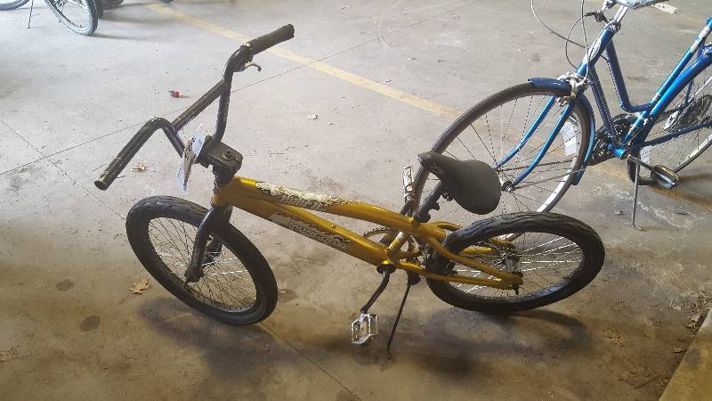 lot 393 image: Mongoose with 16 inch Rim.