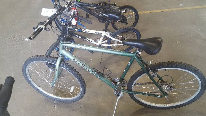lot 400 image: Nishiki Mountain Bike  with 21 inch Rim.