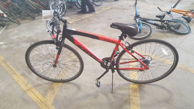 lot 410 image: Hyper with 23 inch Rim.