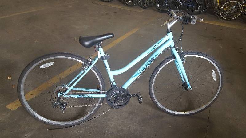 lot 416 image: Roadmaster Adventures 18-Speed Bike
