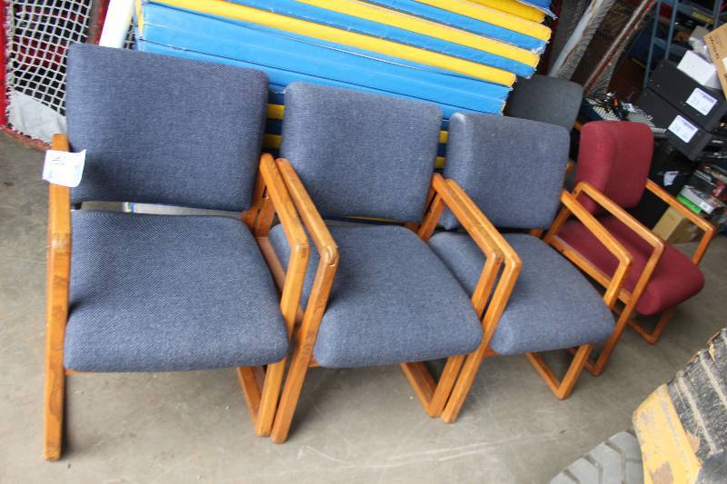 lot 50 image: Lot of (5) Lobby Chairs