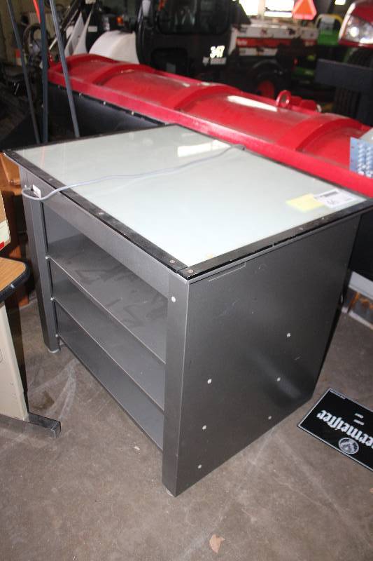 lot 46 image: Foster Lighted Plan Table