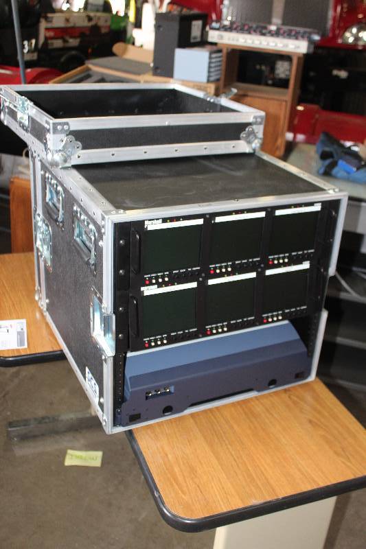 lot 34 image: Tripp-Lite Mobile Monitor Case
