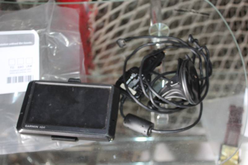 lot 75 image: Garmin GPS Nuvi Unit