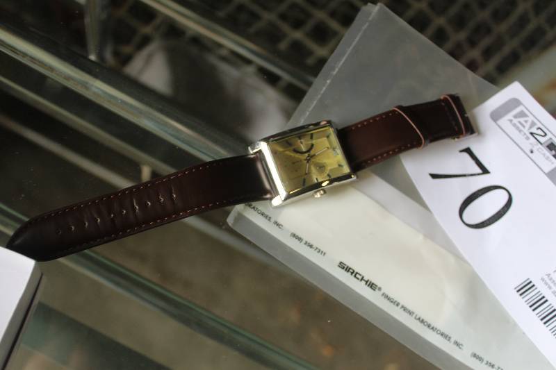 lot 70 image: Merona Watch