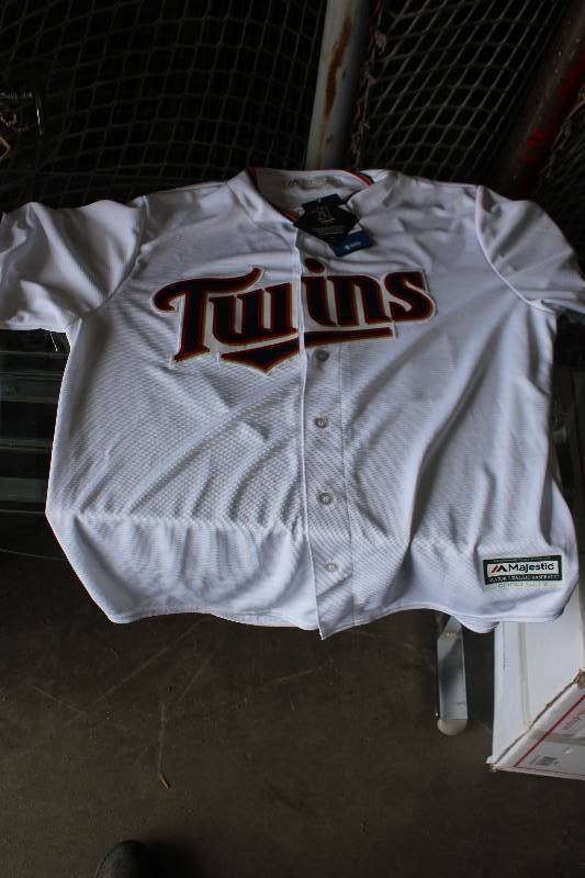 lot 144 image: Majestic White Minnesota Twins Miguel Sano #22 Jersey