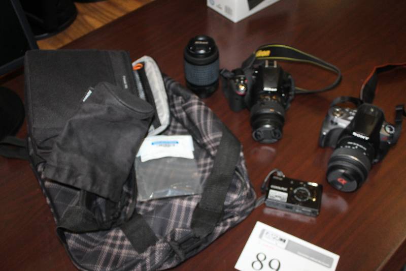 lot 89 image: Camera Equipment