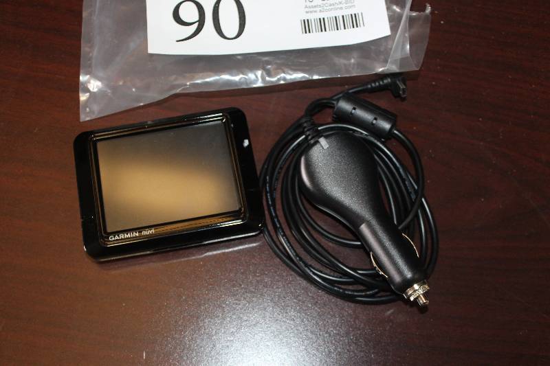 lot 90 image: Garmin GPS Nuvi Unit