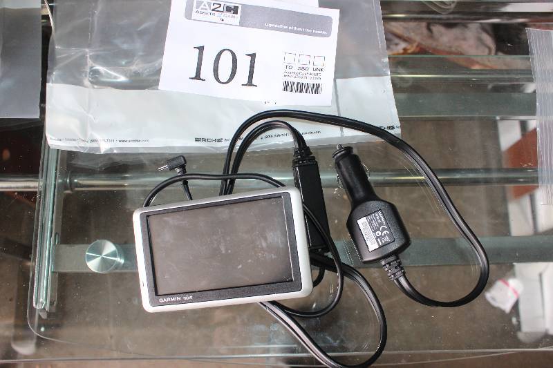 lot 101 image: Garmin GPS Nuvi Unit