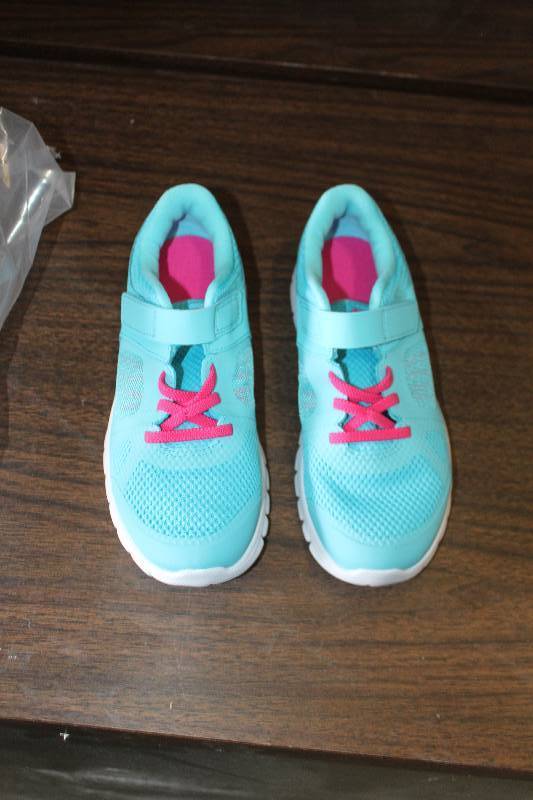 lot 109 image: Nike Shoes