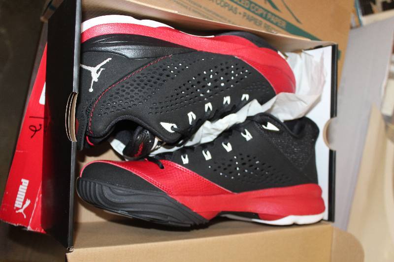 lot 125 image: Nike Mens Shoes