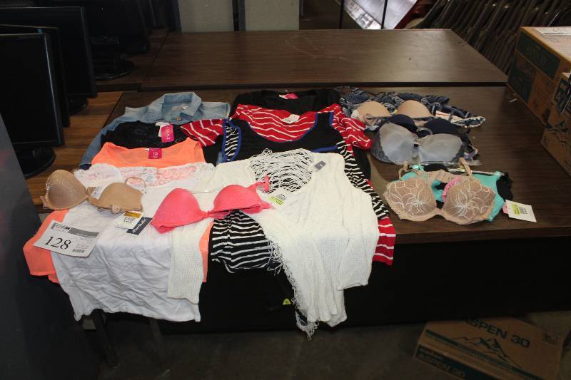 lot 128 image: Womens Clothes