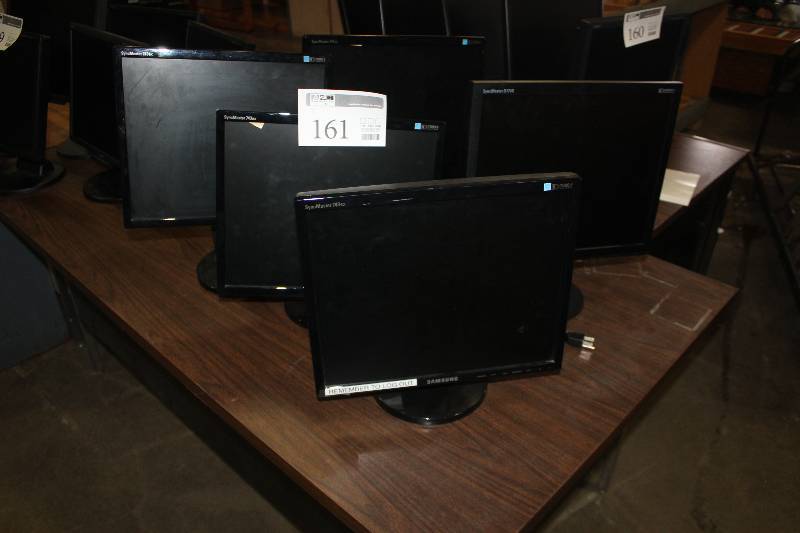 lot 161 image: Lot of (5) Samsung SyncMaster 17in. LCD Monitors