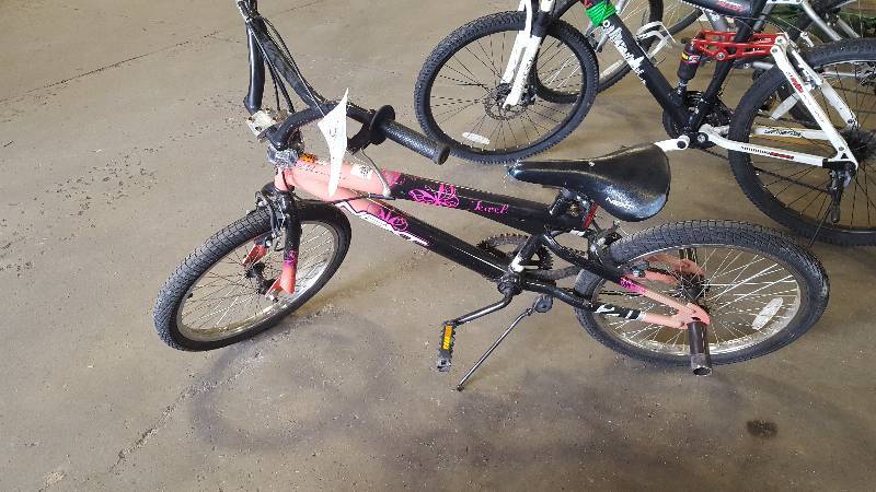 lot 305 image: Next Jewel Bike with 15 inch Rim.