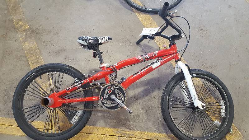 lot 378 image: Schwinn Bike with 15 inch Rim.